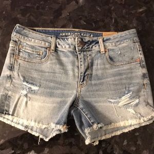 NWT!!! Midi distressed low rise stress shorts